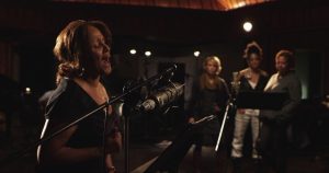 twenty-feet-from-stardom-review